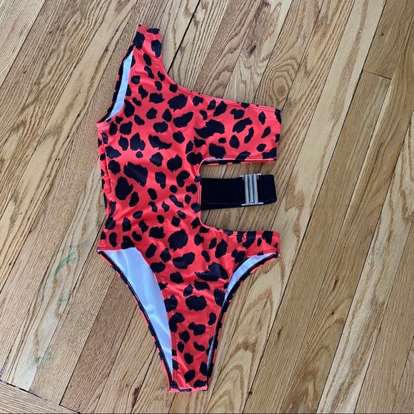 Size S ❗️Animal print One piece swimsuit - Picture 4 of 7